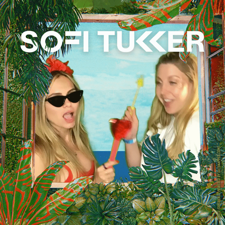 Sofi tukker treehouse world tour photo booth 16