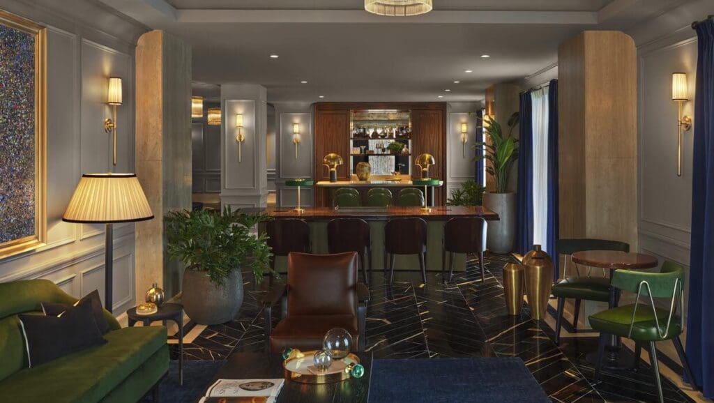 Explore a beautifully restored and reimagined luxury hotel at the intersection of newbury and arlington streets, where the bustle of the back bay is your playground and the idyllic boston public garden your front yard.